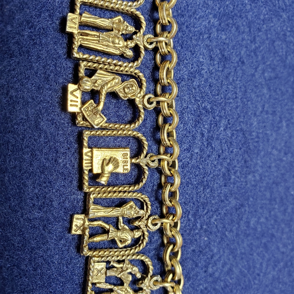 Vintage Signed Cgi.Inc Ten Commandments Charm Brac - image 5